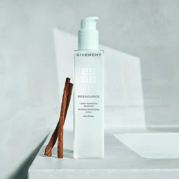 Смягчающий и увлажняющий лосьон анти-стресс Ressource Givenchy