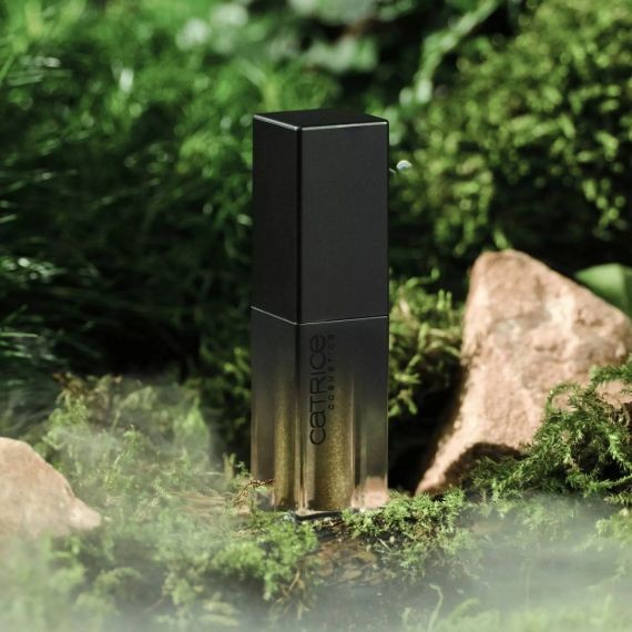 Жидкие тени Mystic Forest от Catrice