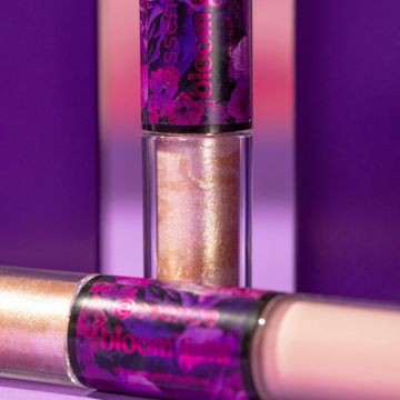 Тени in the bloom’light duo