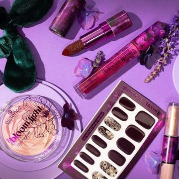 Помада для губ Satin lipstick in the bloom’light